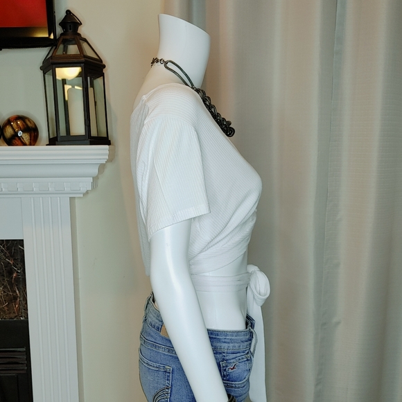 HOLLISTER RIBBED WRAP CROP TOP, WHITE L - Picture 3 of 7